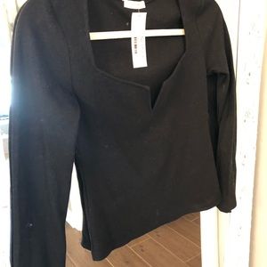 Black long sleeved crop top